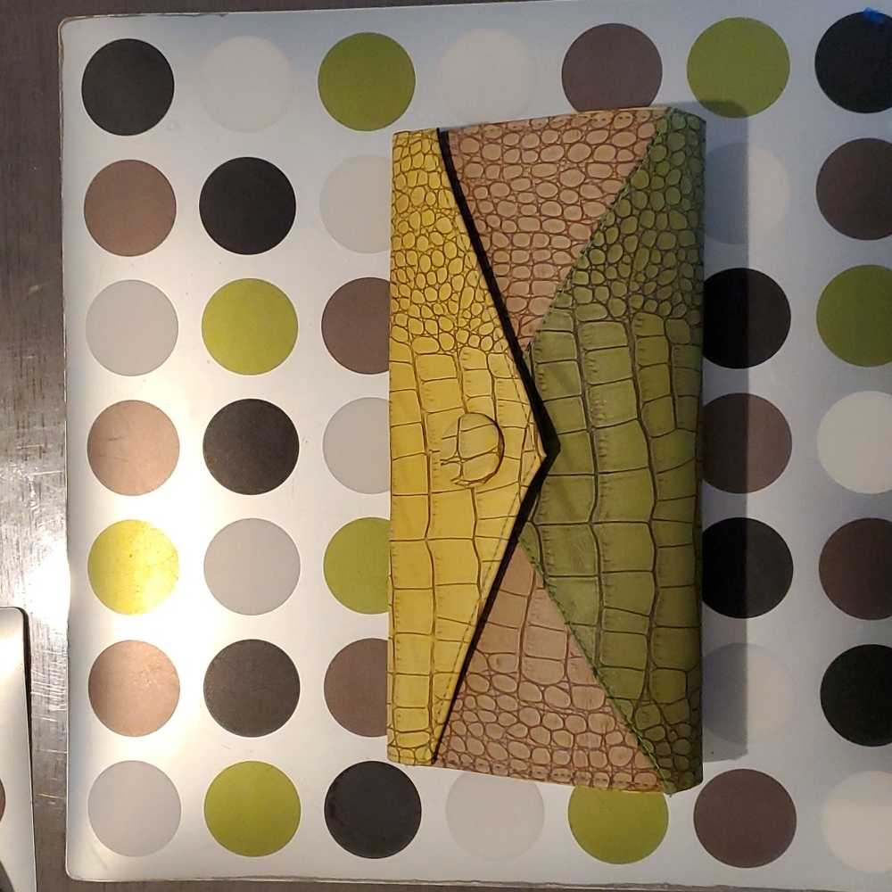 Clutch/handbag w/chain strap